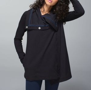 Lululemon  Black and Grey Savasana wrap ca…